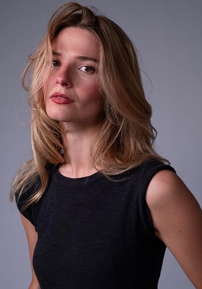 Stefanie Scott